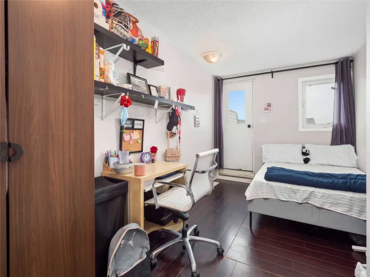 Deluxe Room - North York (Female Only) room for rent