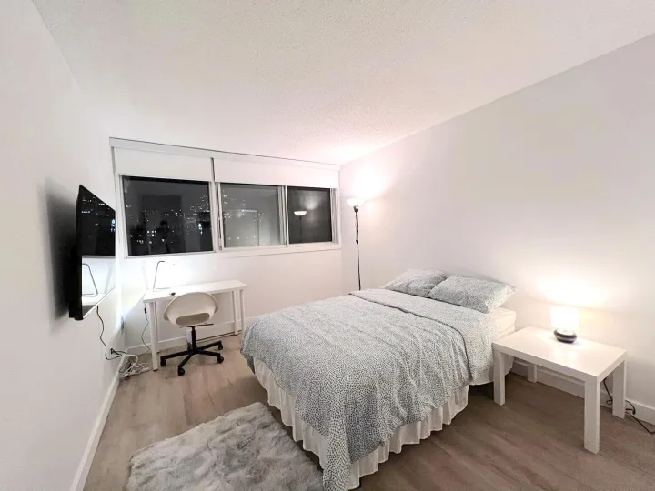 Deluxe Room - Maisonneuve room for rent