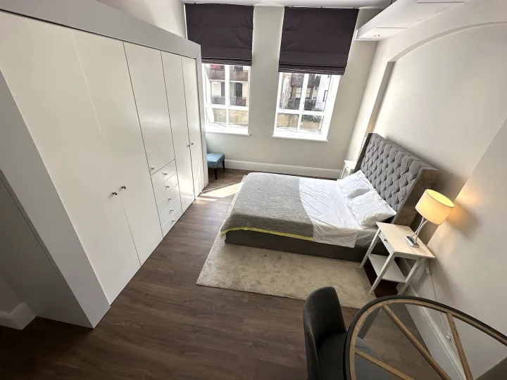 Master Room & Ensuite Bath - Central London | Dingley Road room for rent