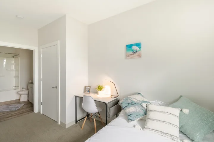 Deluxe Room - Brighton Residence room for rent