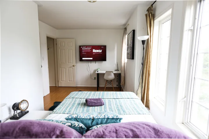 Deluxe Premium - Boake Street (Female Only) room for rent