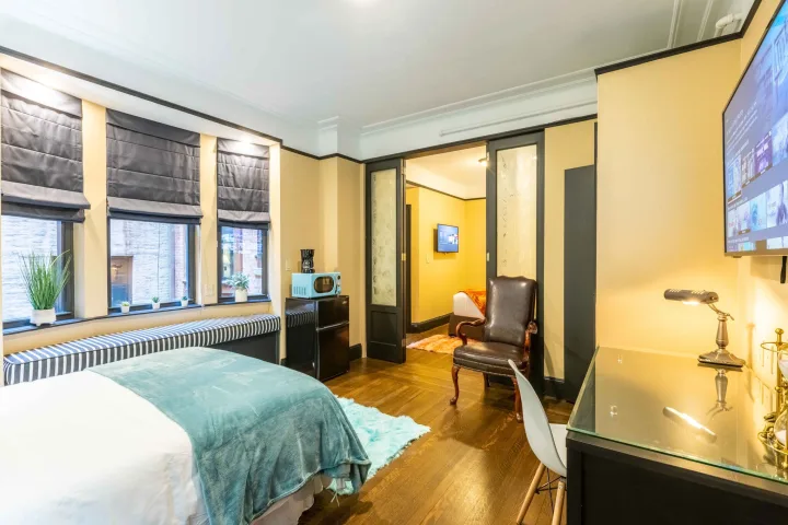 Semi-Private Plus - Midtown Manhattan room for rent