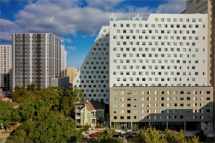 Sleeping Pod - University of Texas at Austin room for rent