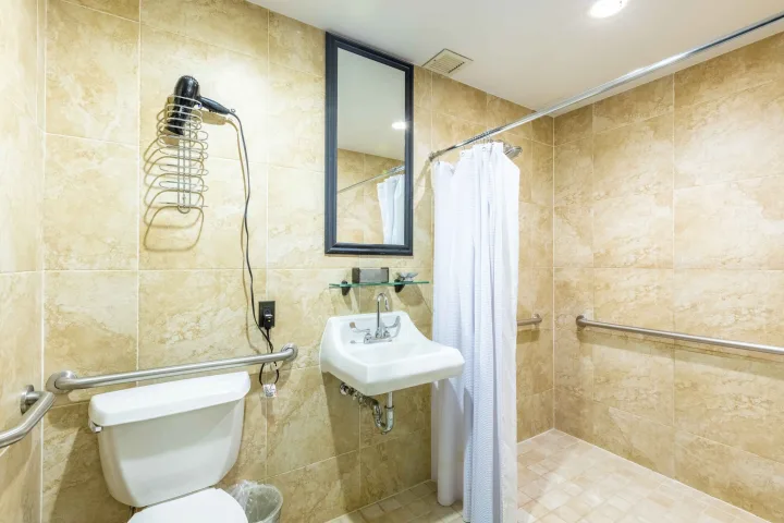 Studio King & Ensuite Bath - Midtown Manhattan room for rent