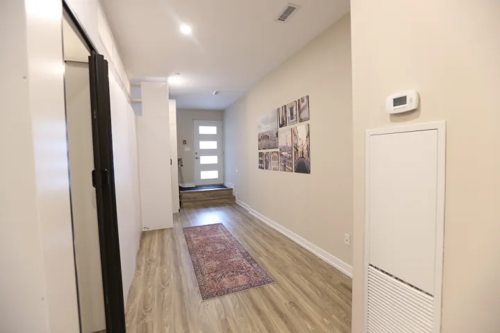 Flex Basic | Bleecker (only female) room for rent