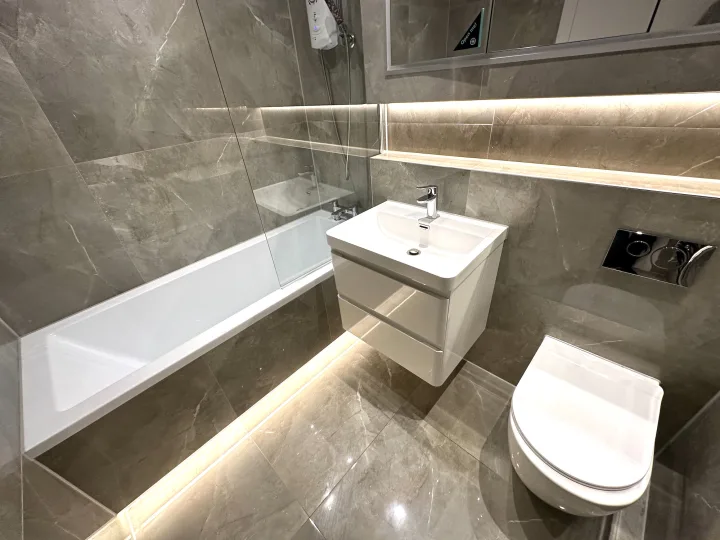 Master Room & Ensuite Bath - Central London | Dingley Road room for rent