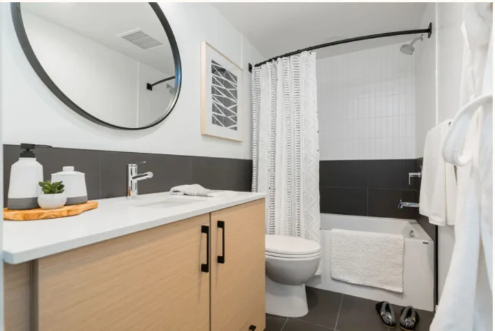 Master Room & Ensuite Bath - Hub Place room for rent