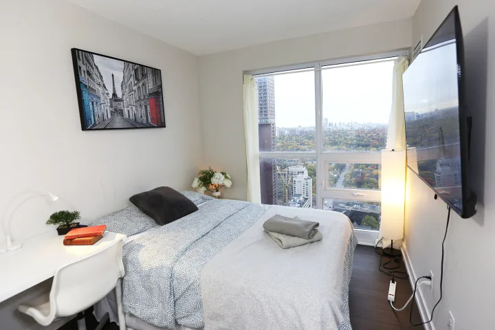 Deluxe Room | Sherbourne room for rent