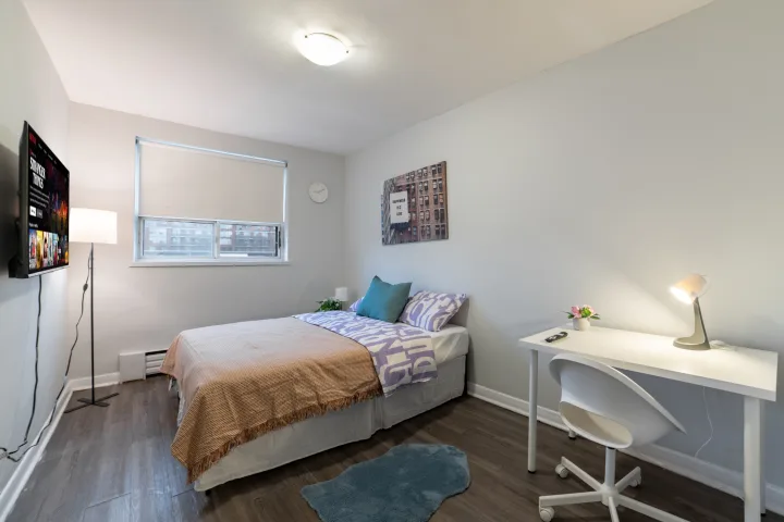 Deluxe Room | Islington (Etobicoke) room for rent