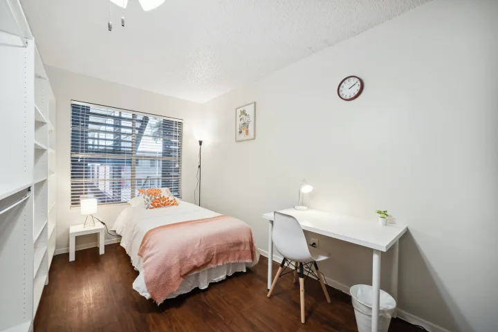 Flex Basic - Red River room for rent