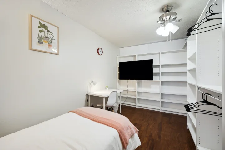 Flex Basic - Red River room for rent