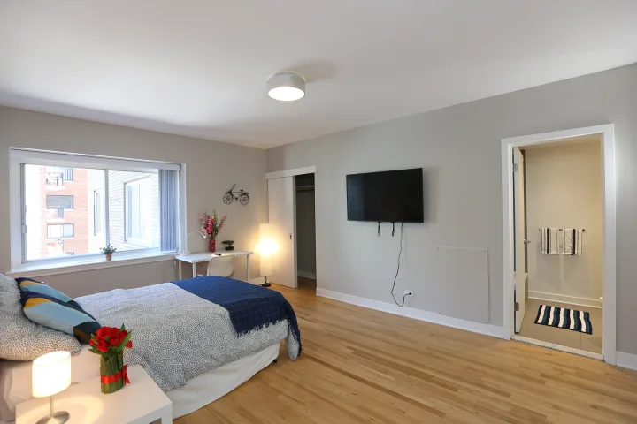 Master Room & Ensuite Bath - Logan Circle room for rent