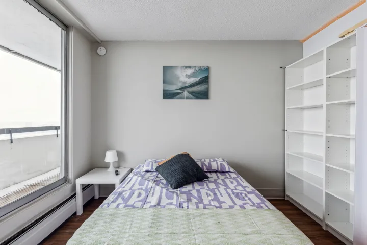 Flex Plus - Mayfair Place room for rent