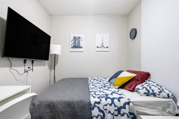 Flex Basic - Downtown Calgary room for rent