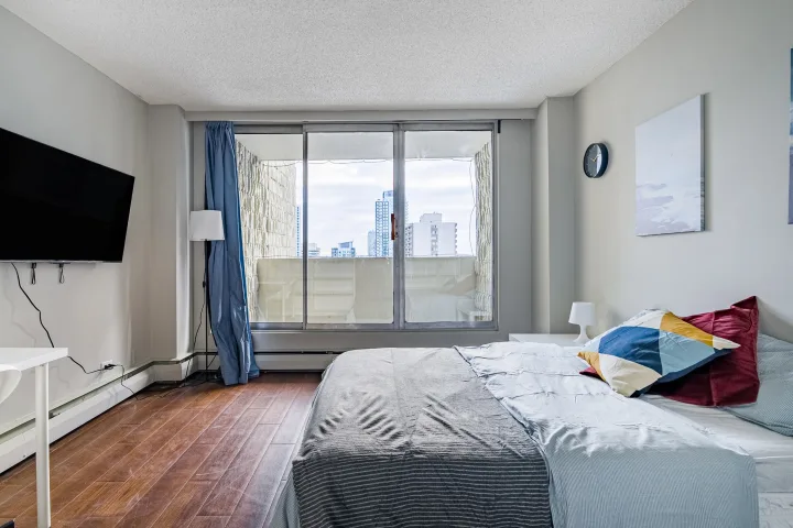 Flex Plus - Downtown Calgary room for rent