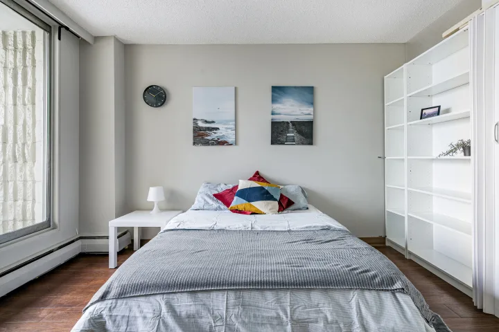 Flex Plus - Downtown Calgary room for rent