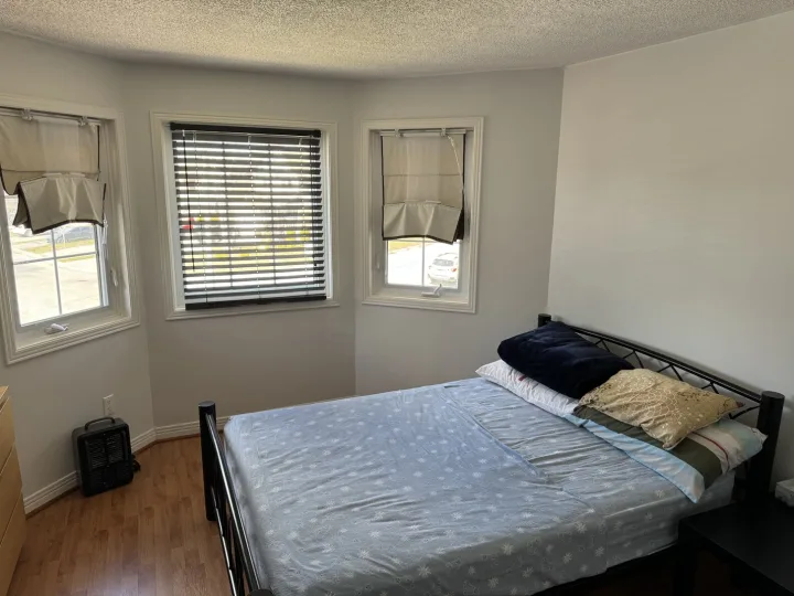 Superior Homestay - Seneca College Area room for rent