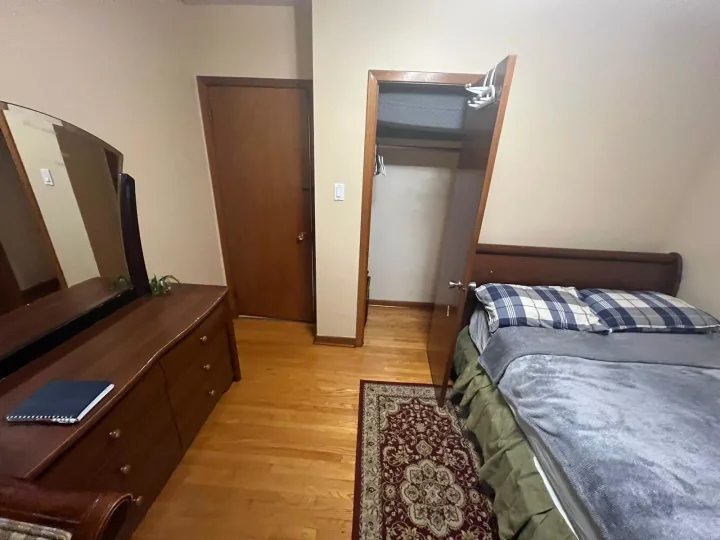 Elite Homestay Room - Monclova Rd, Toronto room for rent