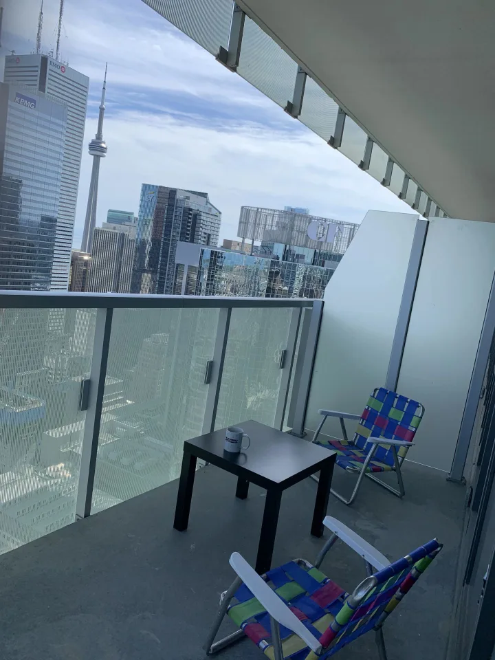 Silver Plus Room - Yonge St room for rent