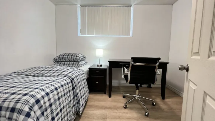 Superior Room in Keele and Finch room for rent