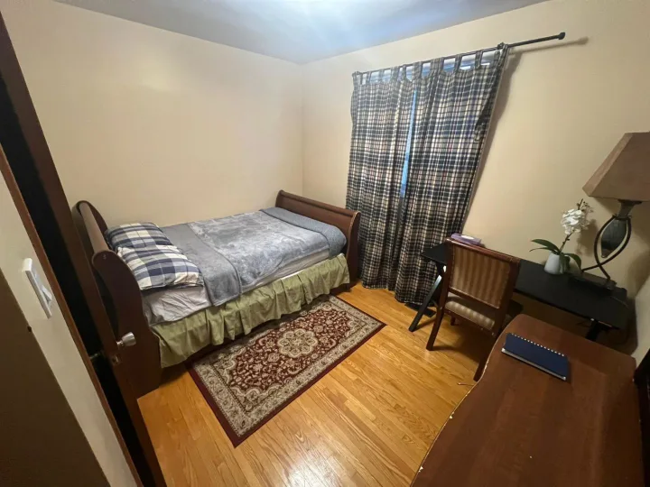 Elite Homestay Room - Monclova Rd, Toronto room for rent