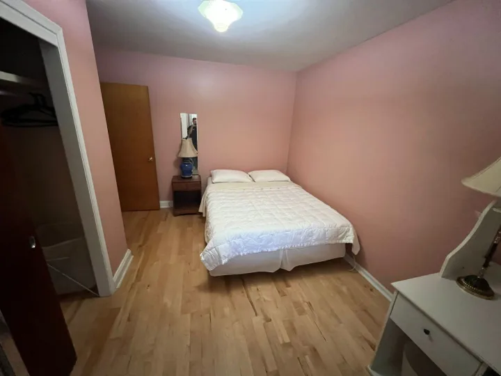 Premium Homestay Room - Whitmore Ave, Toronto room for rent