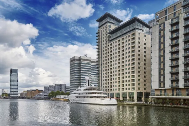 Flex Plus with Balcony - Canary Wharf | South Quay room for rent