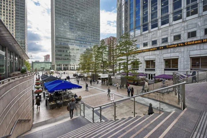 Deluxe Room - Canary Wharf | South Quay room for rent