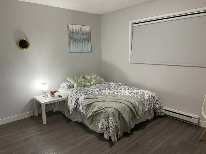 Big Deluxe Room - Victoria West room for rent